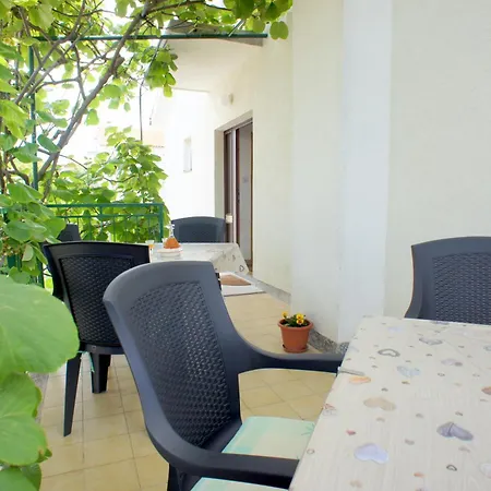 Lapic Apartment
