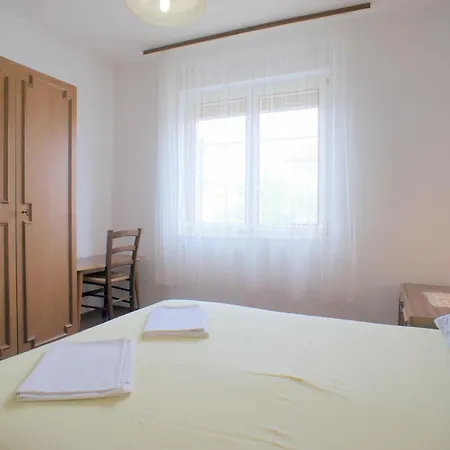 Lapic Apartment *