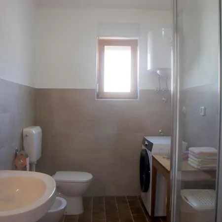 Apartment Lapic *